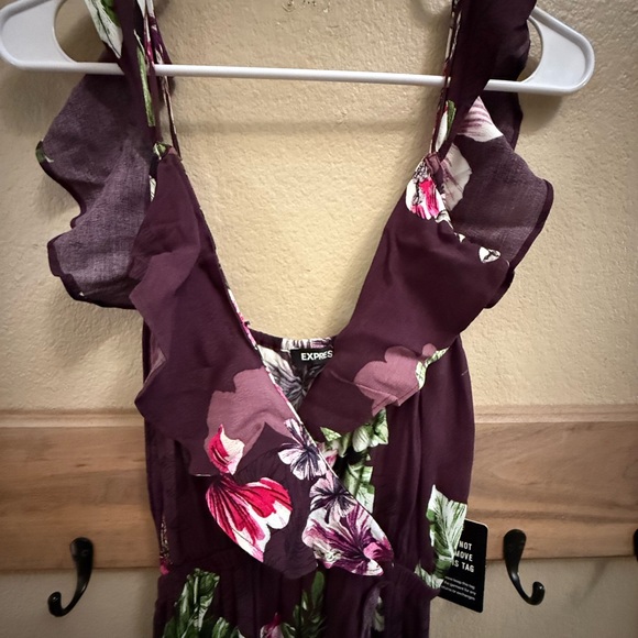 NWT Express Maxi Dress cold shoulder floral ruffle - Picture 3 of 10